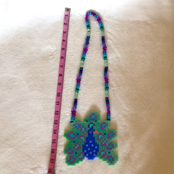 Proud Peacock 🦚 beaded necklace - Picture 3 of 3